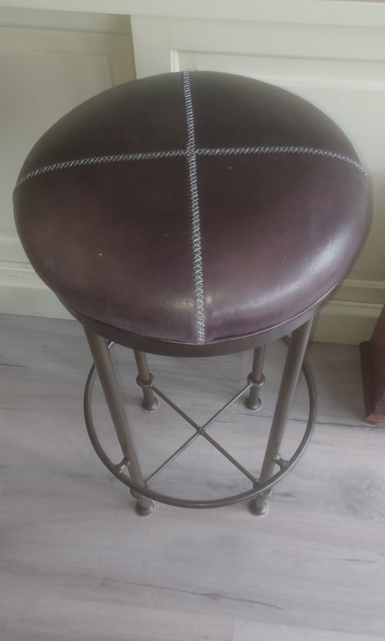 Image 1 of Tabouret de bar robuste avec assise en cuir marron pour coin détente masculin