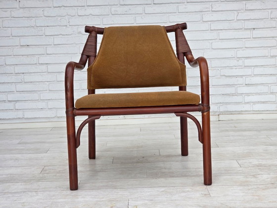 Image 1 of Ensemble de fauteuils de café danois des années 1970, en rotin et tissu nubuck.