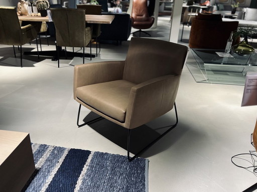 Design on Stock Tumbler armchair