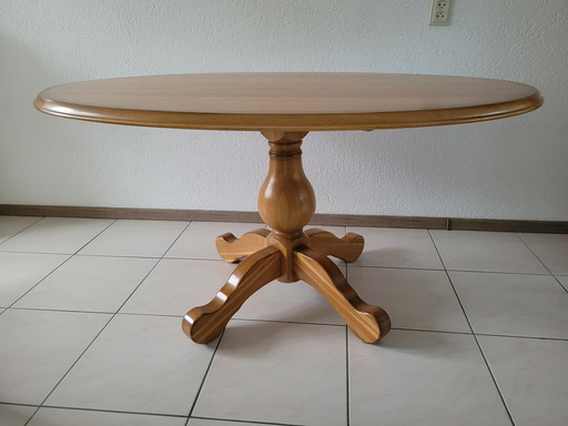 Mesa de comedor de roble claro