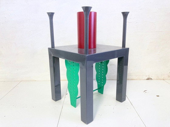 Image 1 of Mesa de comedor redonda estilo Memphis, de metal y cristal, diseño de los años 80/90.