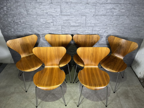6 x Fritz Hansen Series 7 Butterfly Chair Walnut – Dining chairs, Wood, Chrome, Modern (photo 2 of 15)