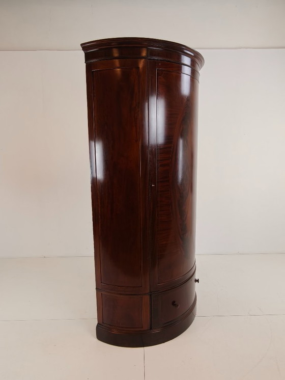 Image 1 of Armario eduardiano de caoba Maple & Co