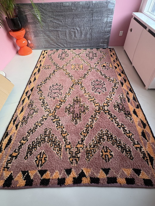 Beautiful high-pile Berber carpet, 100% wool, 280x180 cm.