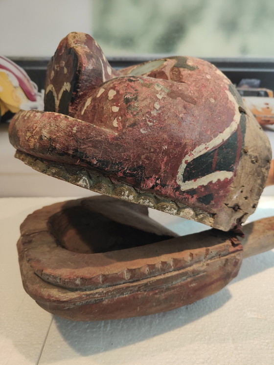 Image 1 of Masque de procession en laque rouge de Shishi Lion Chien Meiji, vers 1880