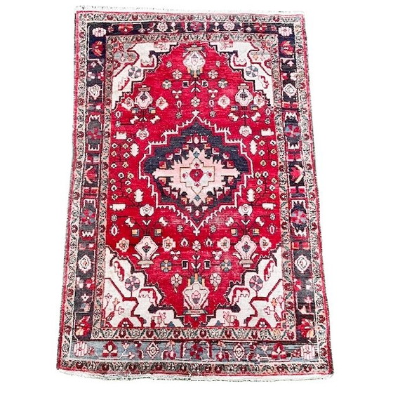 Image 1 of Tapis persan vintage noué à la main, rouge Tabriz, usé, 136 x 200 cm, années 1970