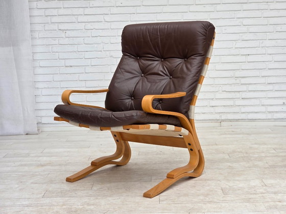 Image 1 of Années 1970, design norvégien d'Elsa & Nordahl Solheim, ensemble chaise et tabouret.