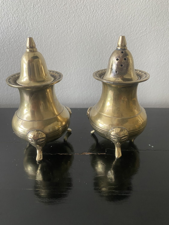 Image 1 of Duo of vintage salt and pepper shakers in silver-plated brass, early 20th century. English provenance