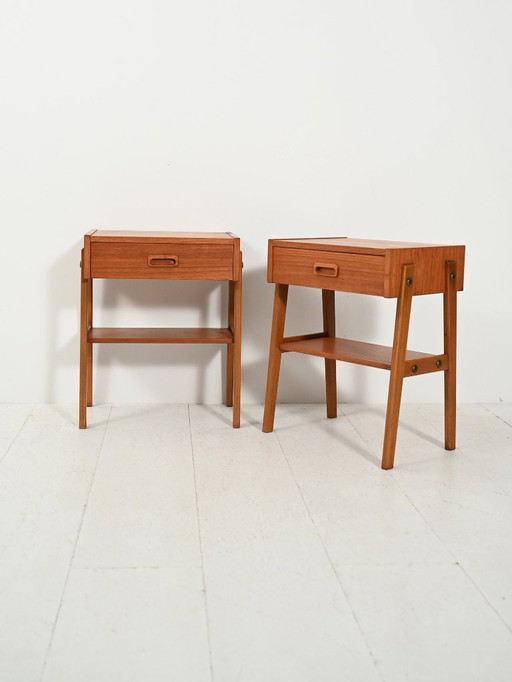 Coppia di comodini scandinavi in ​​teak