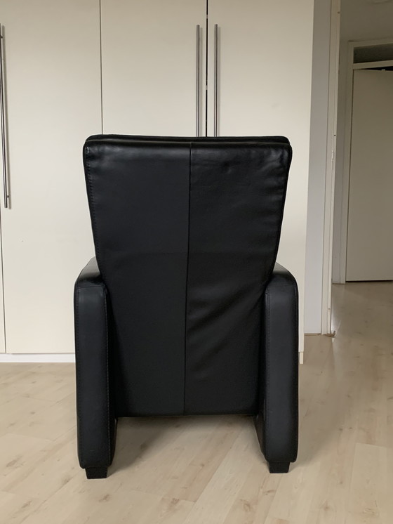 Image 1 of Schwarzer Ledersessel in neuem Zustand