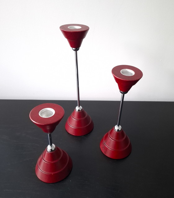 Ensemble de chandeliers vintage Memphis Milano rouge bordeaux/chrome – Bougeoirs et chandeliers, Wood (photo 6 of 7)
