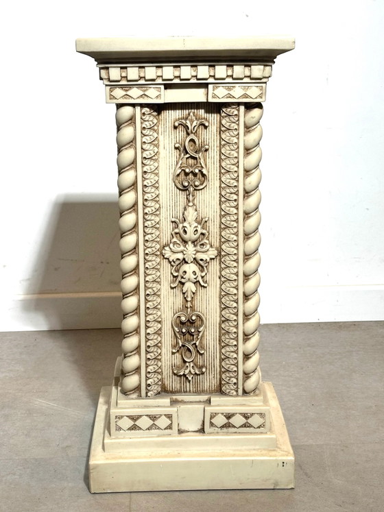 Columna de pedestal decorativa de estilo antiguo – Decoración (photo 4 of 4)