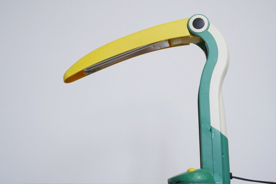Image 1 of Lampada da scrivania HT Huang Toucan, luce da tavolo postmoderna in plastica, illuminazione colorata anni '80.