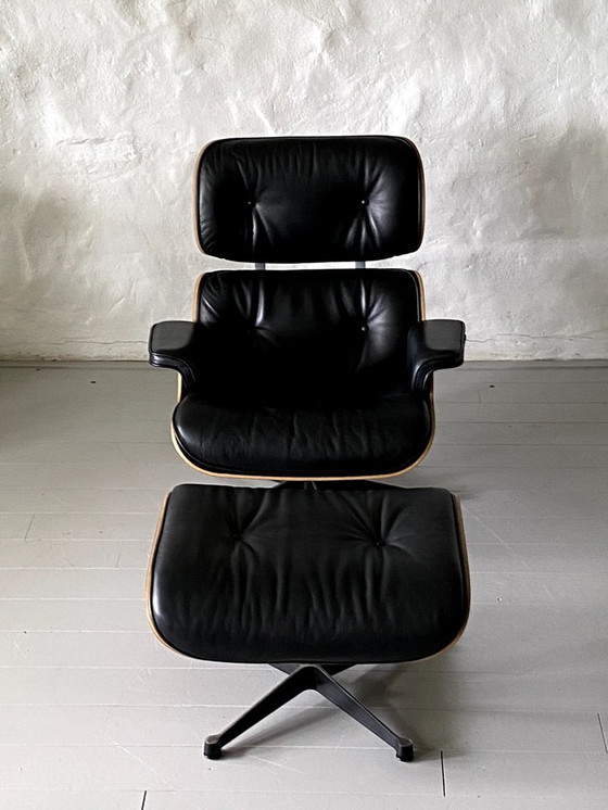 Image 1 of Original Eames Lounge Chair Rosewood XL en cuir noir avec Ottoman.