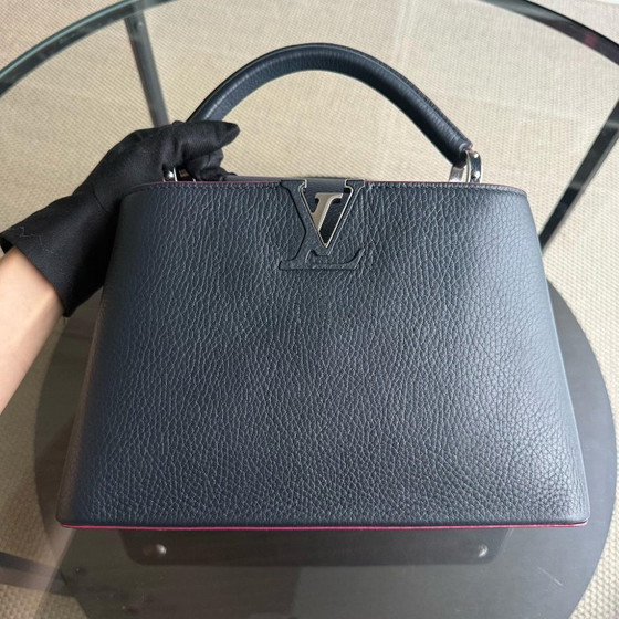 Image 1 of LOUIS VUITTON CAPUCINES BB - TAURILLON KALFSLEER MET NERF, MARINE ROGUE, MARINEBLAUW