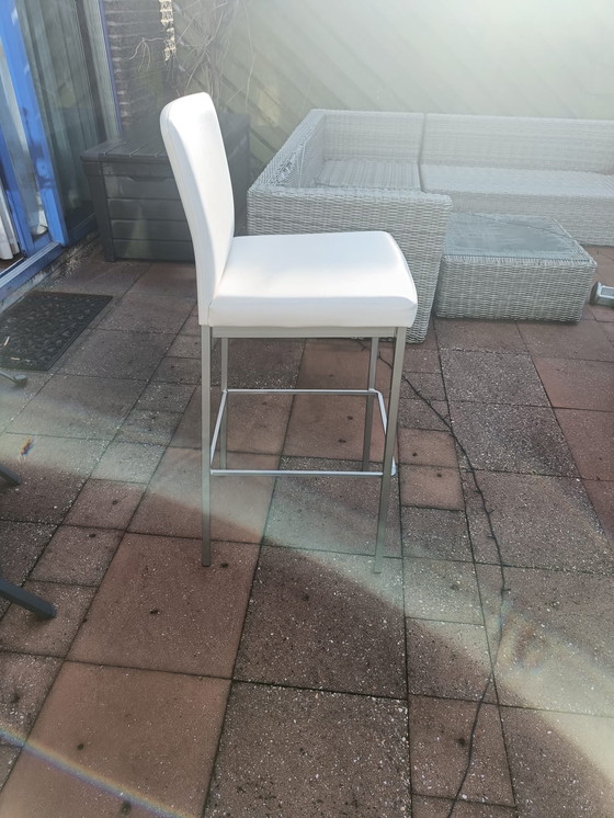 Image 1 of 2 Bar stools brand Bringo 2K white