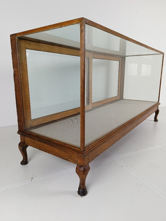 Image 1 of Antica grande vetrina/bancone in vetro