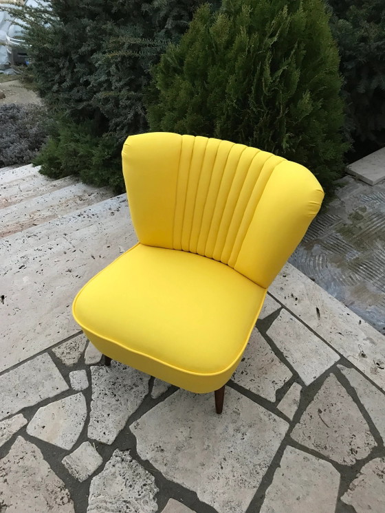 Poltrona Cocktail Gialla, anni '60 – Poltrone, Legno, Velluto, Mid Century Modern (photo 2 of 10)