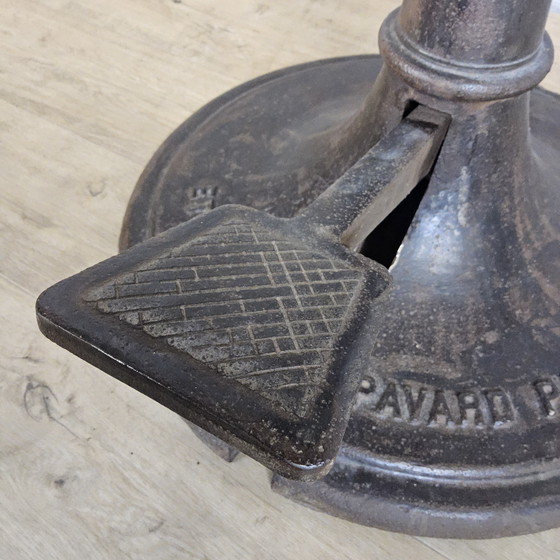 Image 1 of Machine à bouchonner les bouteilles Cirier Pavard Paris en fer forgé ancien / presse à bouchonner / presse à embouteiller