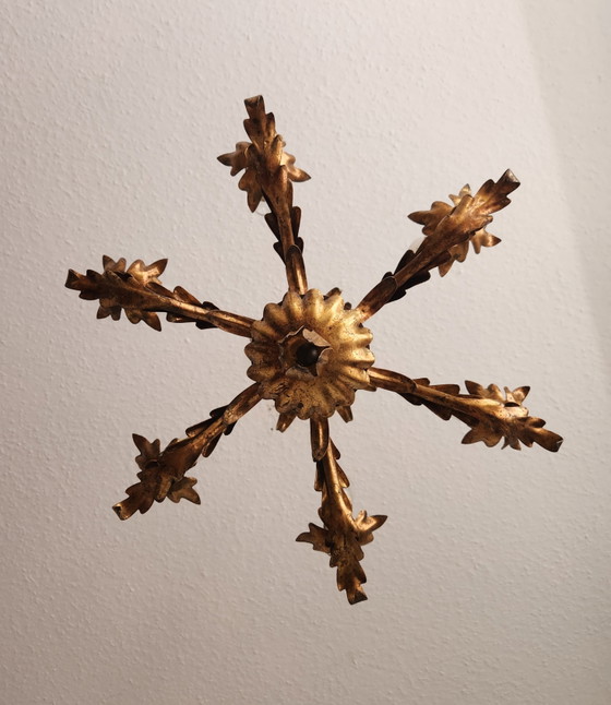 Lampadario forgiato a mano, dorato con foglia d'oro, stile Hollywood Regency, Italia. – Hans Kögl, Iron, Gold (photo 6 of 15)