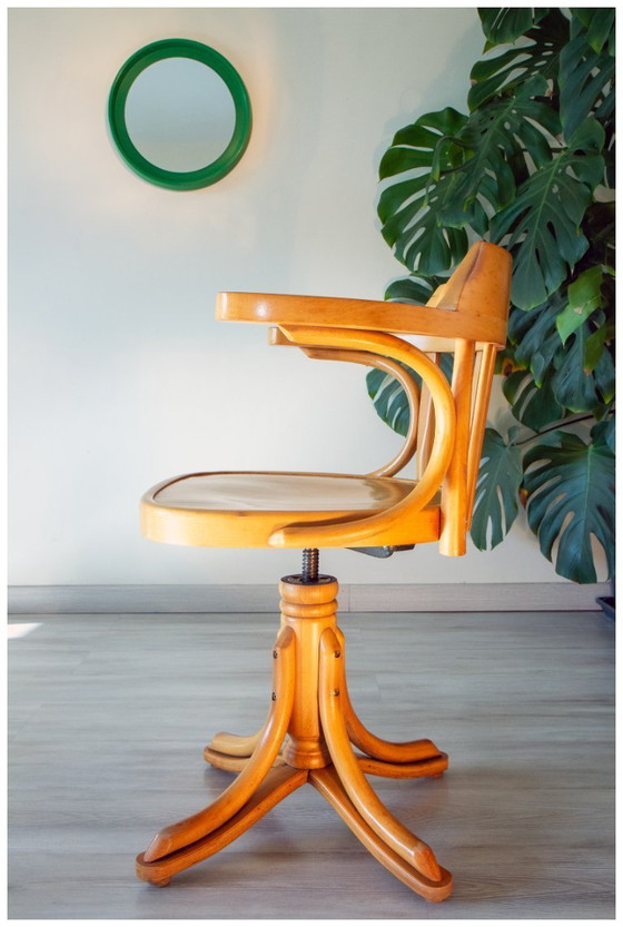 Image 1 of Amerikaanse fauteuil van ZMG Radomsko (voorheen Thonet) uit de jaren 70.