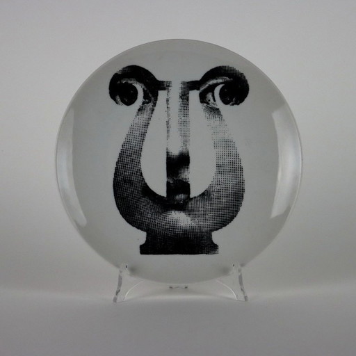 Piero Fornasetti Teller aus der Serie „Thema und Variationen“