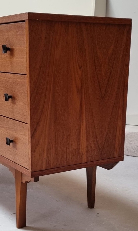 Cassettiera Mid Century – Credenze, Legno, Vintage (photo 14 of 17)