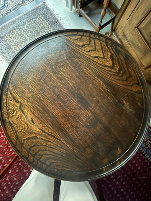 Timeless Antique Tripod Table – bijzettafels, Wood (photo 2 of 5)