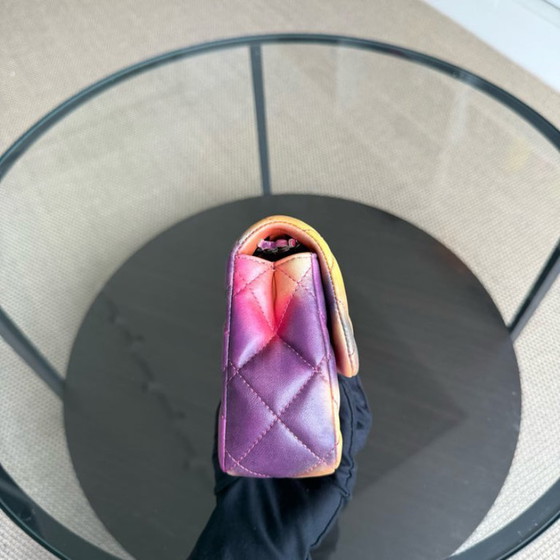 Image 1 of Borsa Chanel Classic Flap Small - Edizione limitata in pelle di agnello trapuntata Flower Power con finiture nere, serie 21