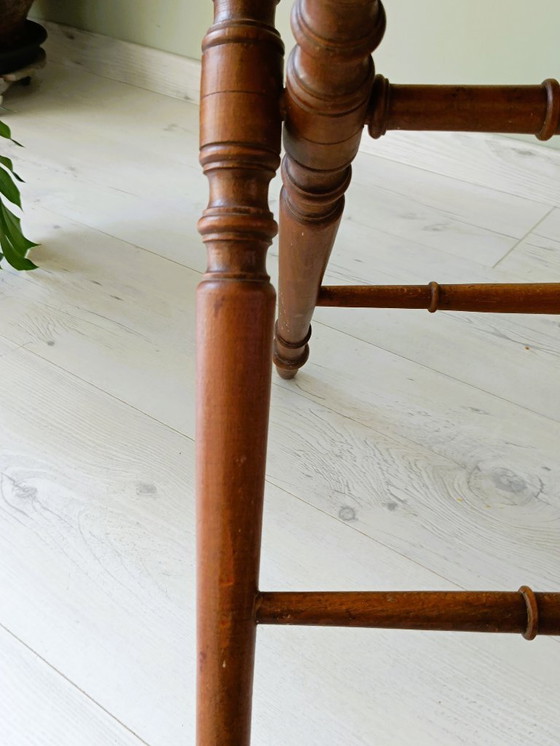 Image 1 of Mesa plegable antigua de madera torneada