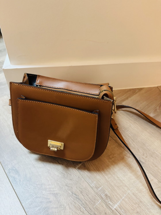 Sac bandoulière en cuir marron – Etincelle Couture, Sacs a bandouliere, Leather (photo 4 of 5)