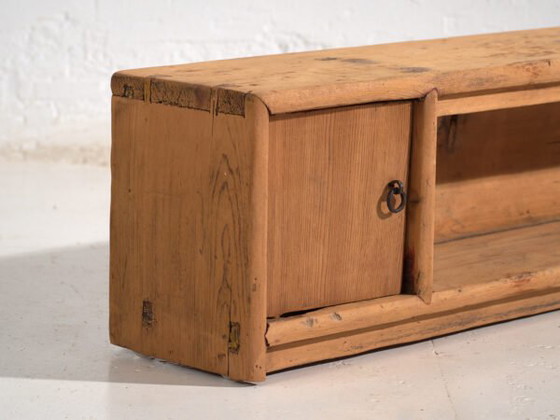 Antique low sideboard in pine wood – China, circa 1930 – Iron (photo 16 of 40)