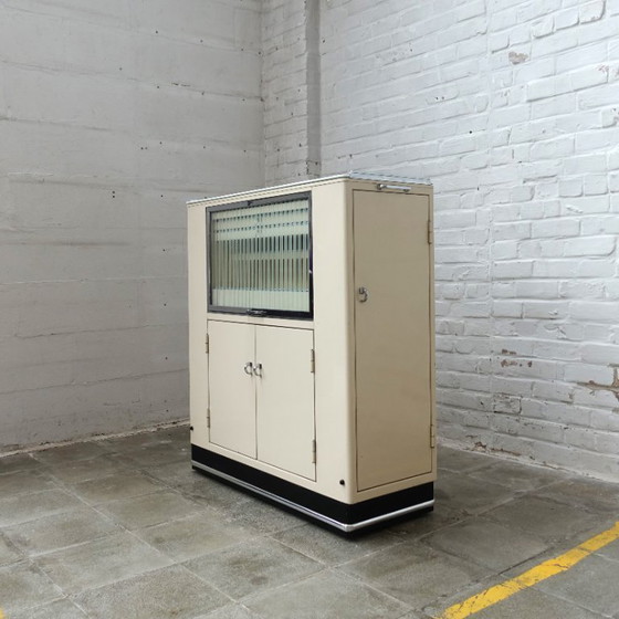 Image 1 of Vintage industrieel tandarts kabinet