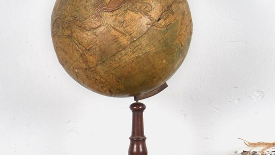 Antieke aardglobe met reliëf – Decoratieve objecten, Wood, Rustic (photo 3 of 9)