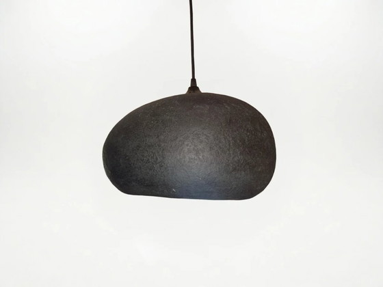 Ay Illuminate Pebble - polpa di carta riciclata, Lampade a sospensione, Altro, Nero, Organic Modern (foto 4 di 5)