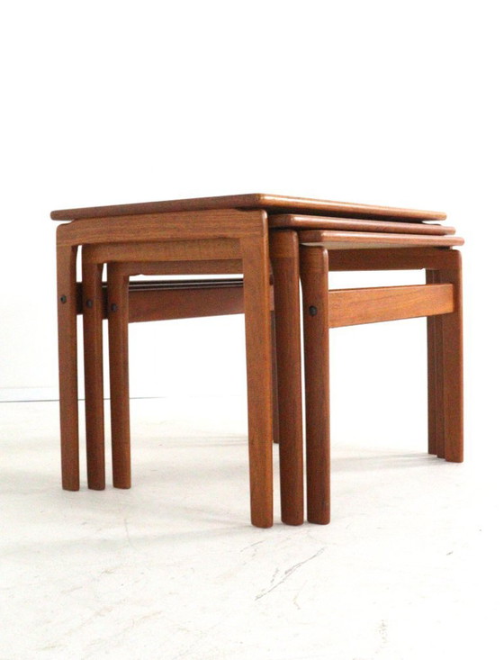 Image 1 of Tables gigognes danoises vintage « Plougslond »