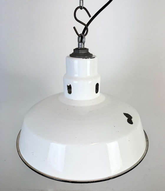 Image 1 of Industriële witte geëmailleerde fabriekshanglamp van Abolite, jaren 60