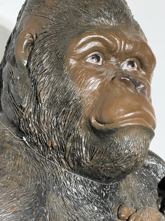 Escultura de gorila con cría – Estatua decorativa de animal de gran tamaño – 120 × 90 cm (photo 5 of 10)