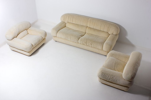 Elegantes sillones italianos en tela color crema, años 70