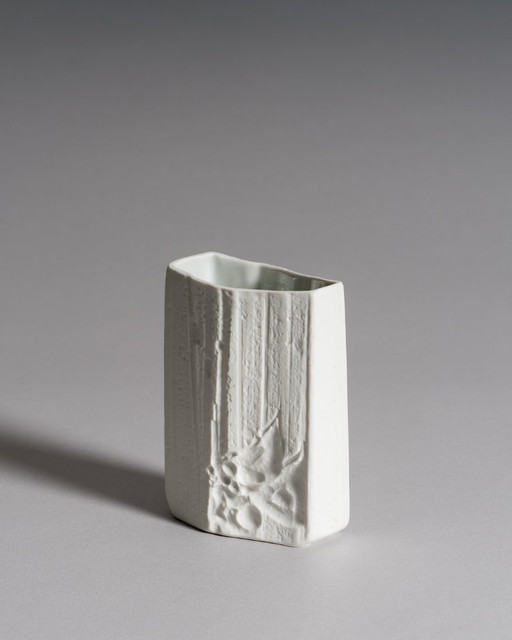 Vase en porcelaine biscuit mat Hutschenreuther, décor Lune ou Écorce en relief Op Art, style Mid-Century Modern