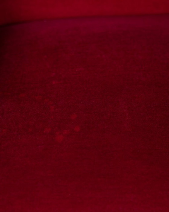 Image 1 of Divano vintage anni '50 in velluto rosso, design italiano.