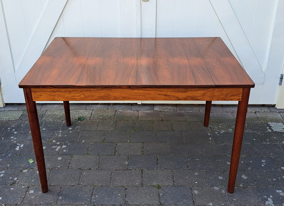 Image 1 of Mesa de comedor de diseño danés en madera de palisandro.