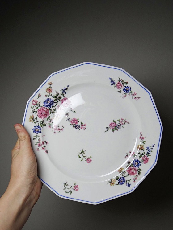 Image 1 of 4 Bernardaud Limoges porcelain dinner plates with floral decoration from the 1920s-1950s