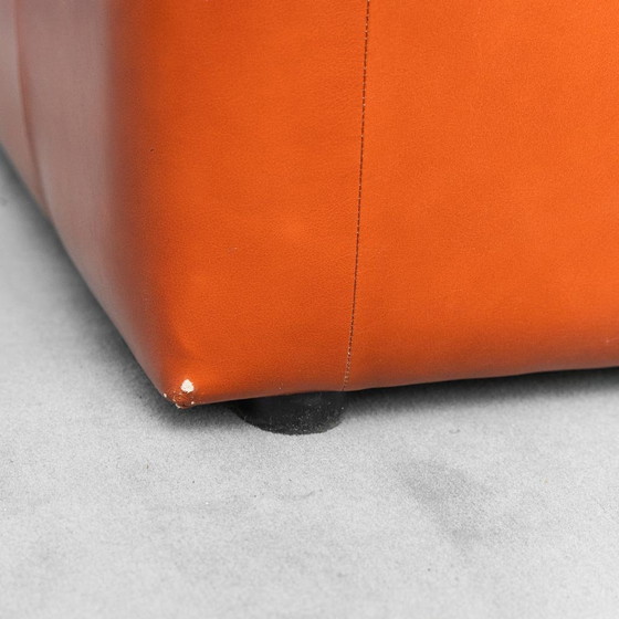 Image 1 of DIVANO VINTAGE A 3 POSTI IN PELLE DESIGN ANNI ’70 MODERNARIATO