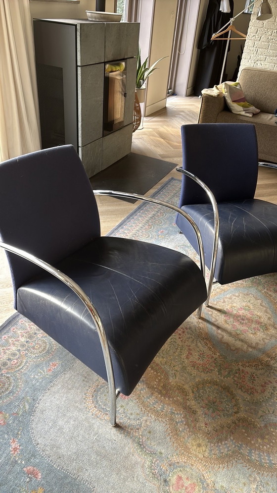 Image 1 of Twee blauwe Montis Lomas stoelen te koop