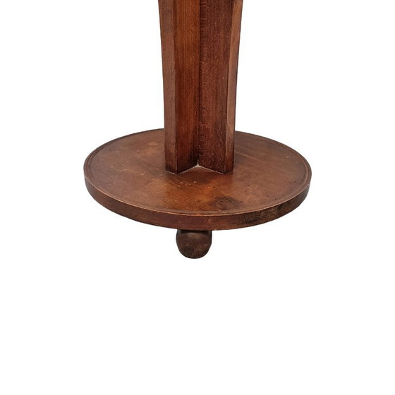 Image 1 of Table d'appoint ronde en hêtre sculpté, années 1950