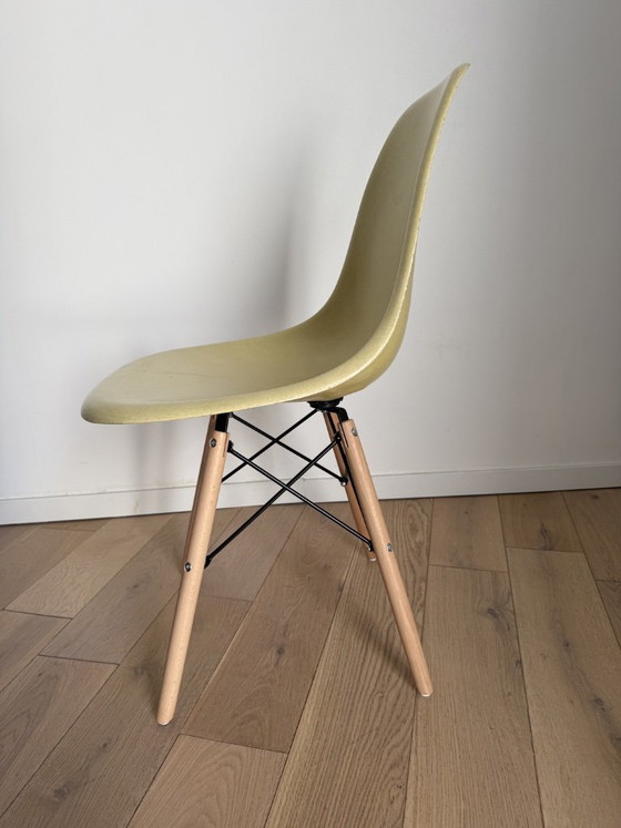 DSW Eames Herman Miller US Edit 50s 60s Design No Vitra Knoll Yellow – Dining chairs, Fiberglass (photo 10 of 10)