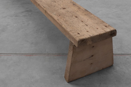 Image 1 of Panca bassa rustica francese in legno massello in stile wabi wabi, ca. 1880