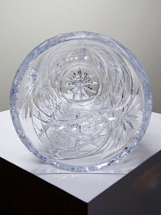 Image 1 of Grand vase en cristal taillé et moulé vintage 80-2000 Bohême Tchécoslovaquie