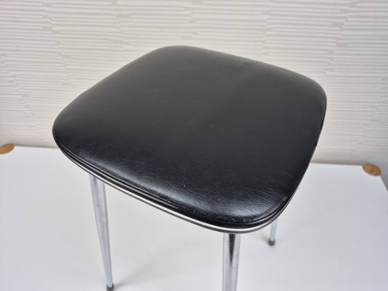 Image 1 of Tabouret Brabantia vintage. Tabouret carré chromé et noir.